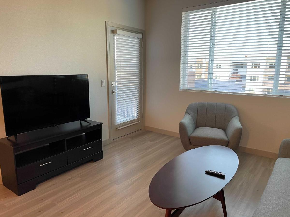 גודייר Stay Gia New Modern 1 Bedroom Apartment With Swimming Pool & Gym At Grayson Place מראה חיצוני תמונה